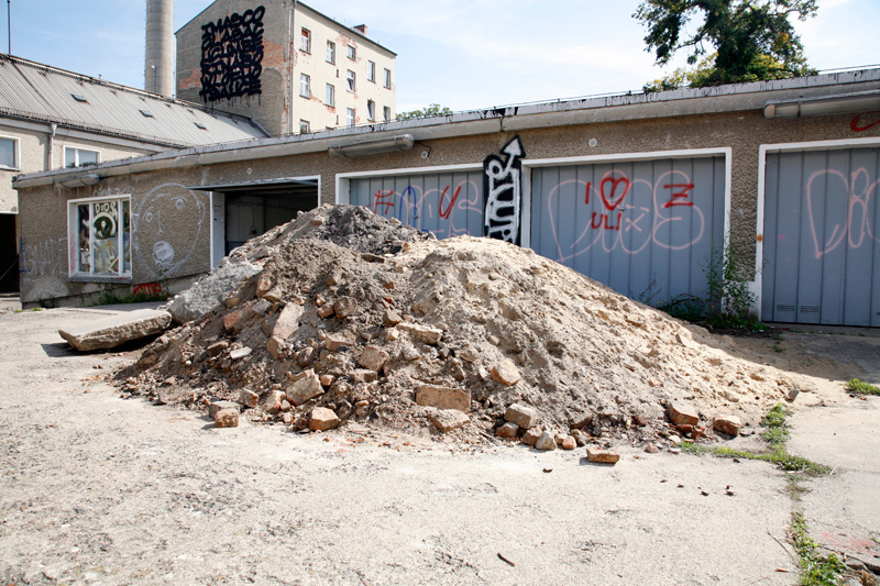 hole to whatever (and a heap) Daniel Chluba